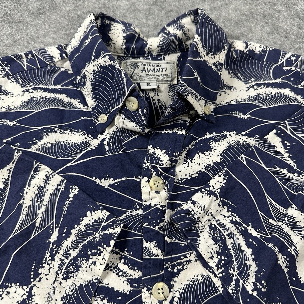 Avanti Button Down Shirt Mens‎ Small Navy Blue Great Wave Hawaiian Aloha Cotton
